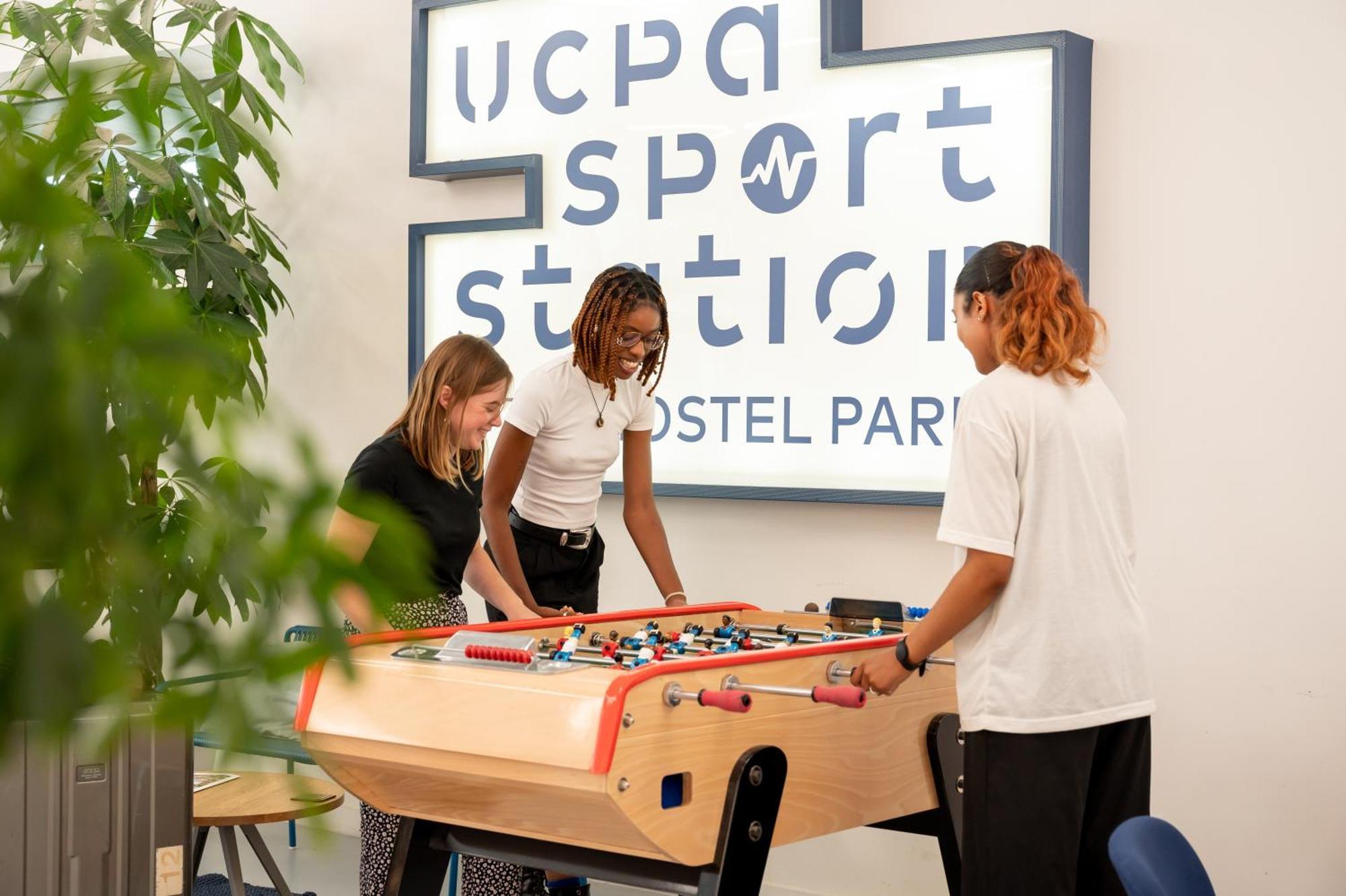 Ucpa Sport Station Hostel Paris Exteriör bild
